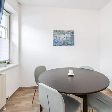 公寓 Base - By Mynests