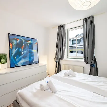 公寓 Base - By Mynests